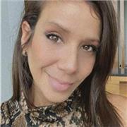 Profesora titulada en diseño de interiores con más de 5 años de experiencia en la creación de espacios bellos y armónicos